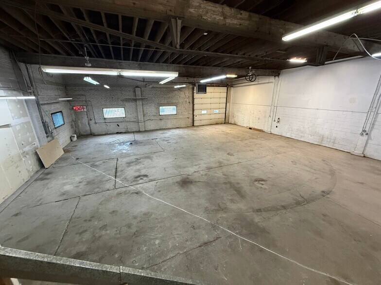 More Photos Of 2213 2 Av N, Lethbridge Service For Lease