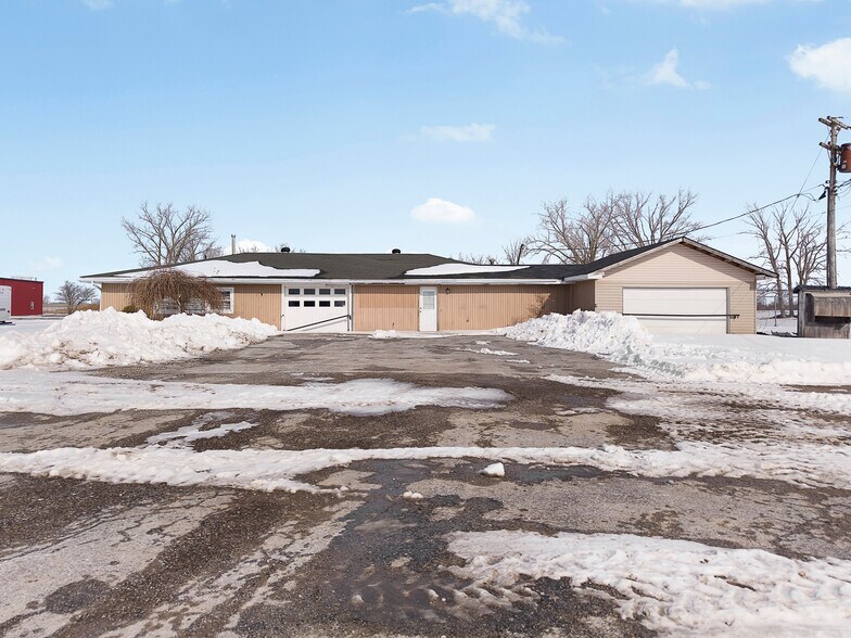 More Photos Of 20600 Hwy 2, Tilbury Auto Dealership For Sale