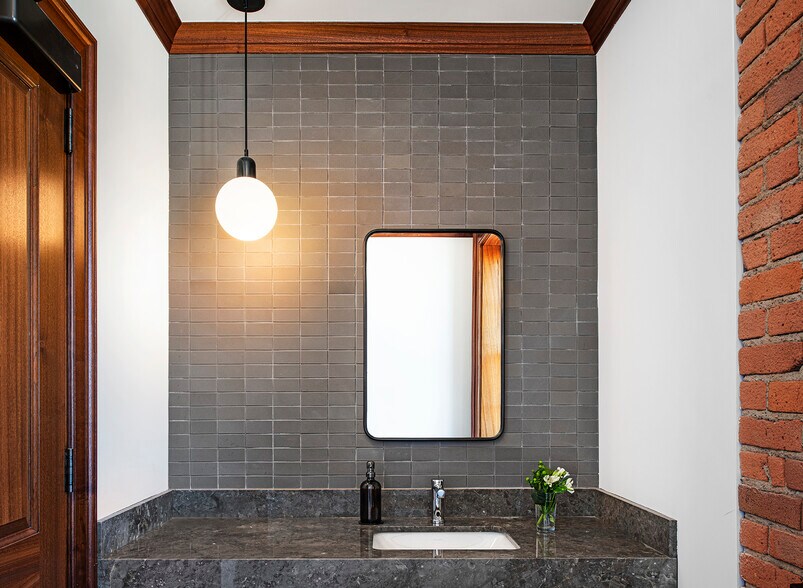 More Photos Of 2310 Park Ave, Detroit Sports And Entertainment For Sale