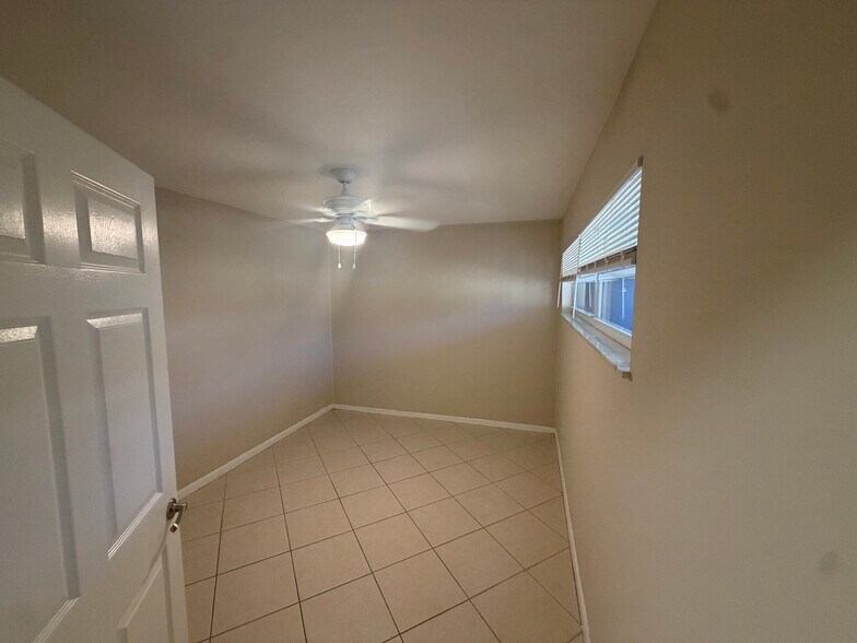 More Photos Of 860 NW River Shores Blvd, Stuart Apartments For Sale