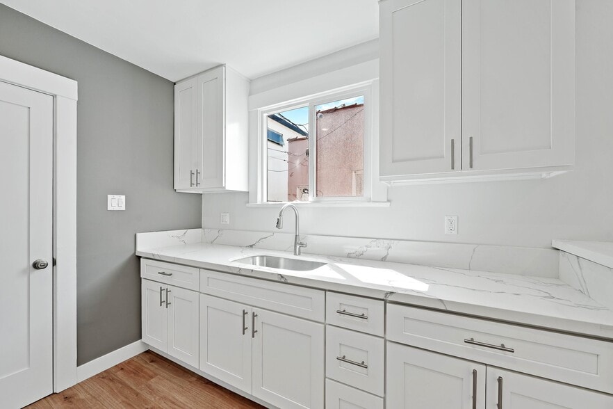 More Photos Of 522-532 Idaho Ave, Santa Monica Apartments For Sale