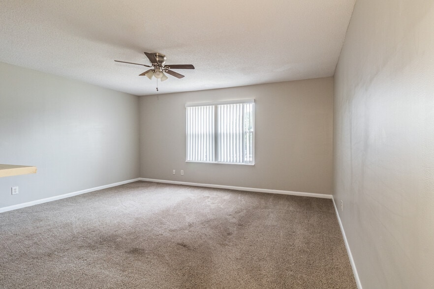 More Photos Of 117 Cedarwood Dr, Lebanon Apartments For Sale