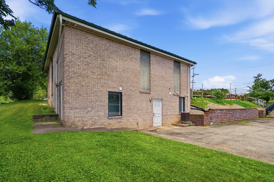 More Photos Of 2715 Mosside Blvd, Monroeville Freestanding For Sale