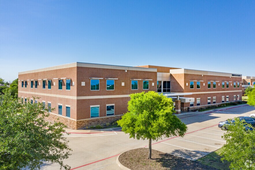 More Photos Of 341 Wheatfield Dr, Sunnyvale Medical For Lease