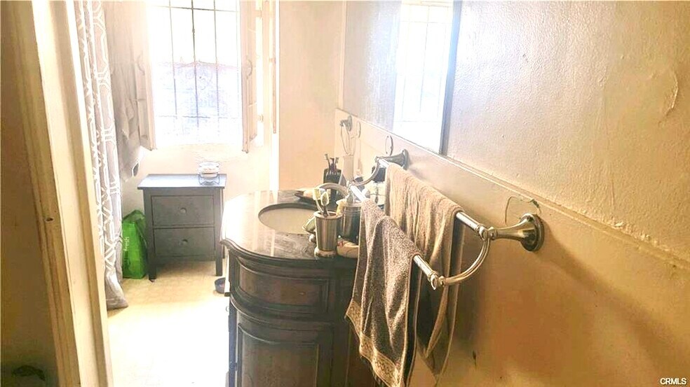 More Photos Of 2336-2338 Pacific Ave, Long Beach Storefront Retail Residential For Sale