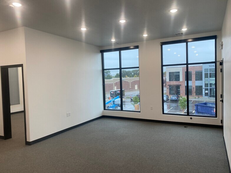 More Photos Of 10434 S 1055 W, South Jordan Office For Lease