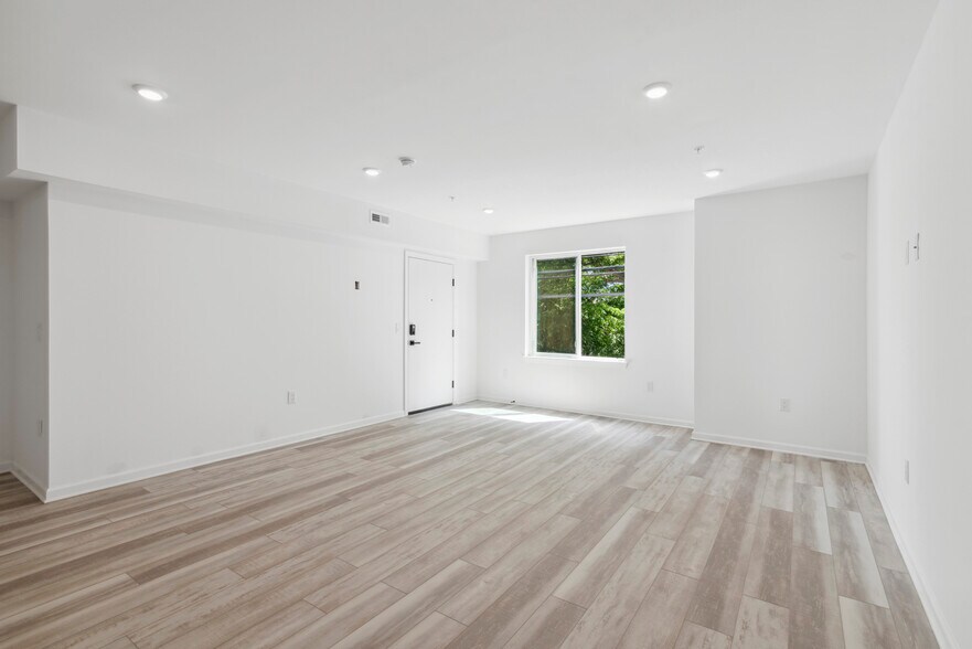 More Photos Of 890 N 42nd St, Philadelphia Multifamily For Sale