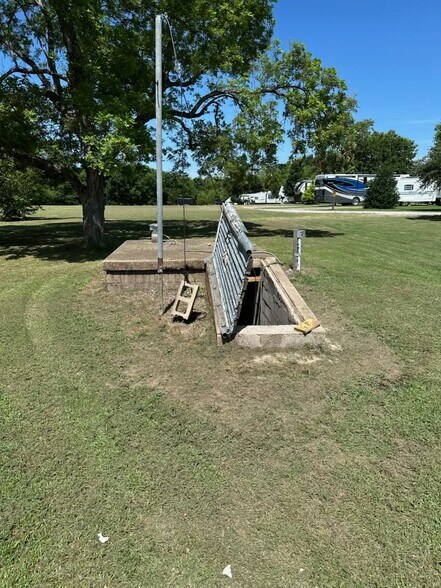 More Photos Of 2116 Highway 77 S, Davis Trailer Camper Park For Sale