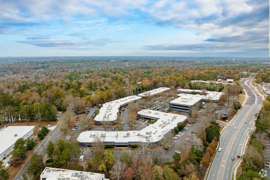 More Photos Of 7840 Roswell Rd, Sandy Springs Unknown For Lease