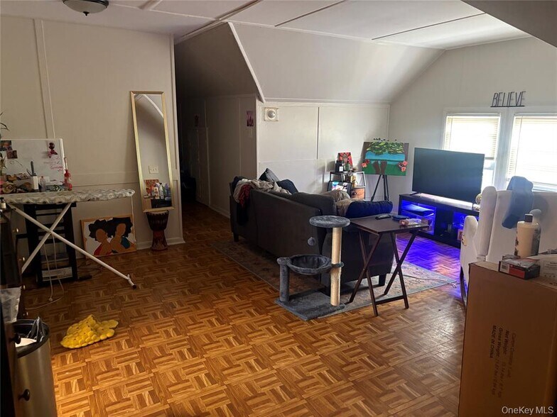 More Photos Of 287 Mrytle Ave, Albany Apartments For Sale