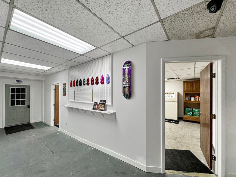 More Photos Of 1728 Sadler St, Sandusky Warehouse For Sale