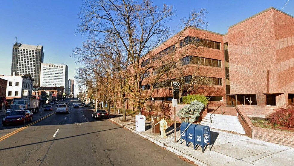 More Photos Of 580 S High St, Columbus Office For Sale