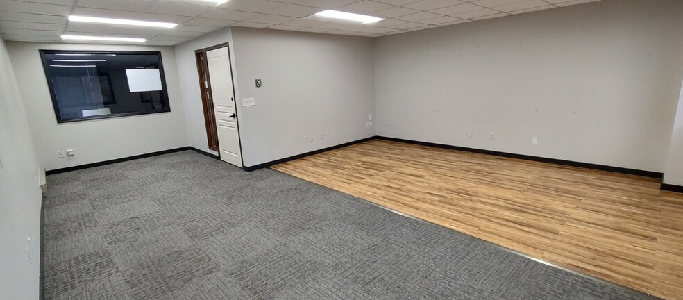 More Photos Of 107 W 29th St, Loveland Storefront Retail Office For Lease