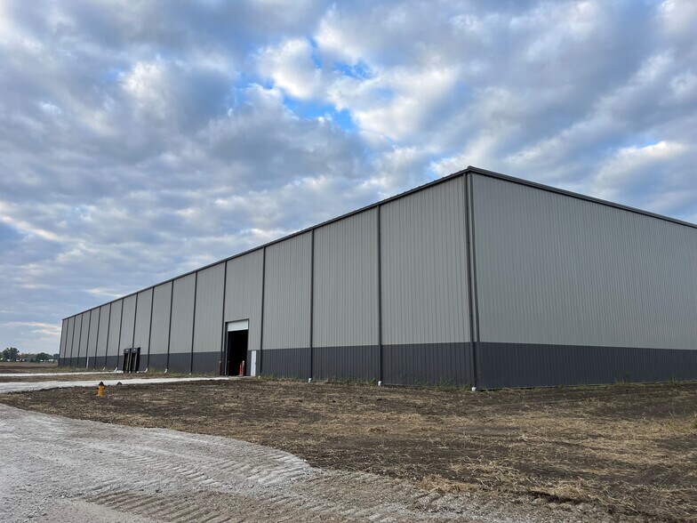 More Photos Of 4250 Corduroy, Oregon Manufacturing For Lease