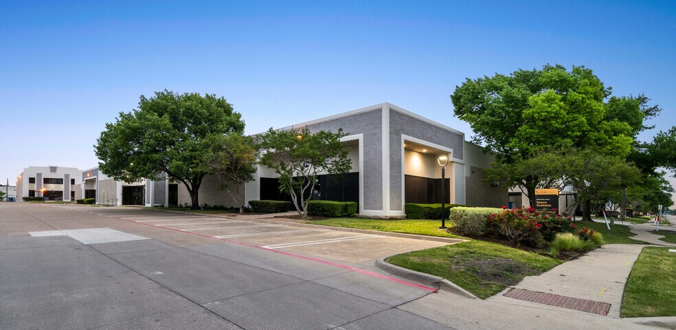 More Photos Of 2553 Summit Ave, Plano Unknown For Lease