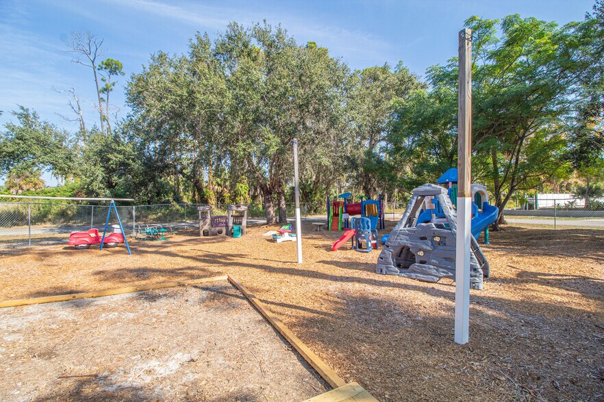 More Photos Of 17162 Toledo Blade Blvd, Port Charlotte Medical For Sale