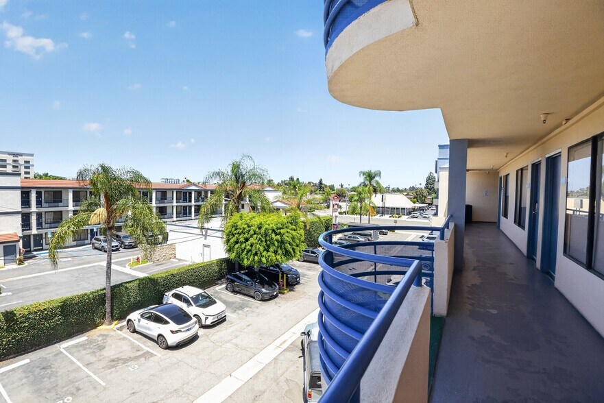 More Photos Of 2141 S Harbor Blvd, Anaheim Hotel For Sale