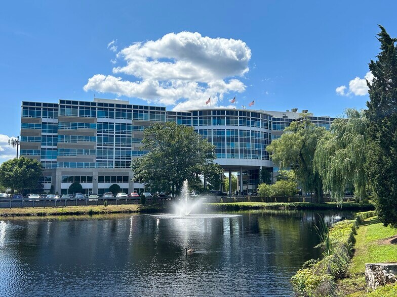 More Photos Of 300-400 Tradecenter, Woburn Office For Lease