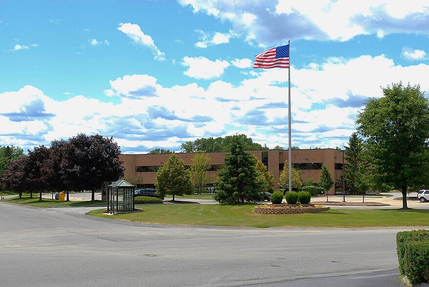 More Photos Of 4 Atrium Dr, Albany Office For Lease