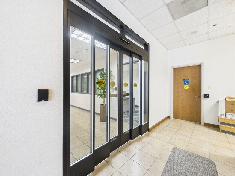 More Photos Of 4500 3rd Ave SE, Lacey Office For Sale
