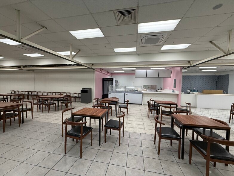 More Photos Of 711 Keeaumoku St, Honolulu Freestanding For Lease