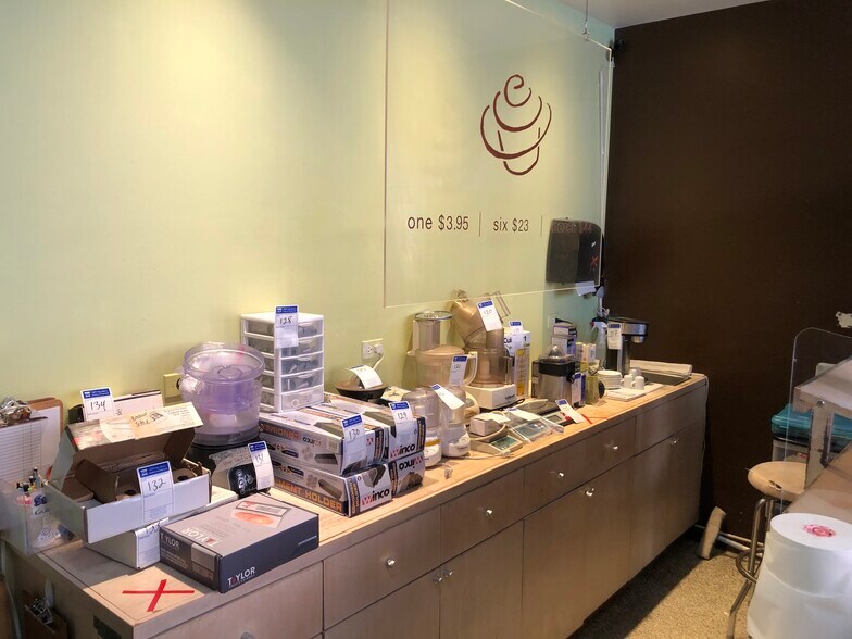 More Photos Of 709 W Belden Ave, Chicago Storefront Retail Residential For Lease