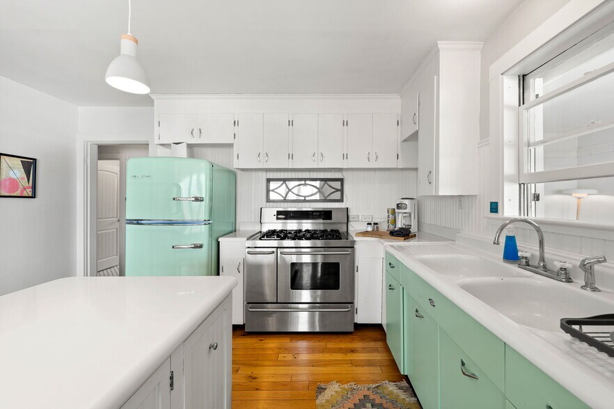 More Photos Of 741 Ocean Blvd, Rye Hotel For Sale