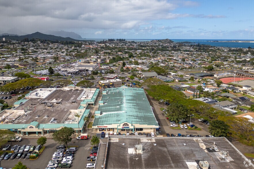 More Photos Of 45-480 Kaneohe Bay Dr, Kāneohe Storefront For Lease