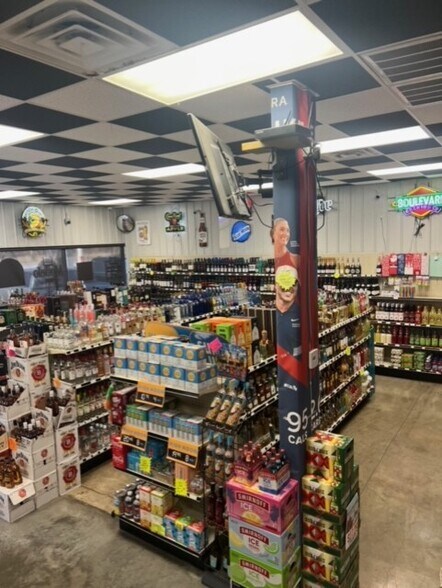 More Photos Of 1190 S Highway 59, Decatur General Retail For Sale