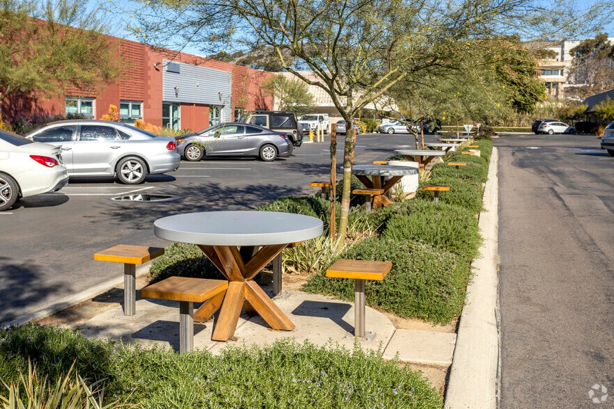 More Photos Of 10451-10455 Roselle St, San Diego Unknown For Lease