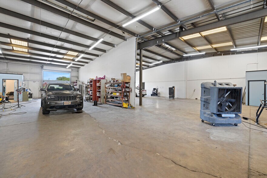More Photos Of 820 Beckman Rd, Lodi Auto Repair For Lease