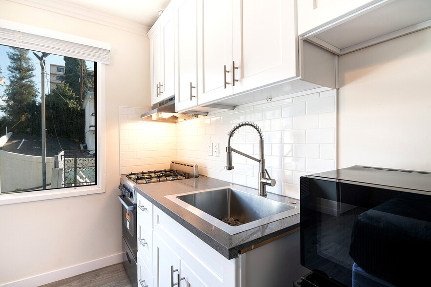 More Photos Of 220 S Alvarado St, Los Angeles Hotel For Sale