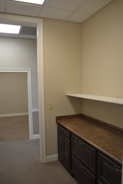 More Photos Of 3930 Mezzanine Dr, Lafayette Medical For Lease