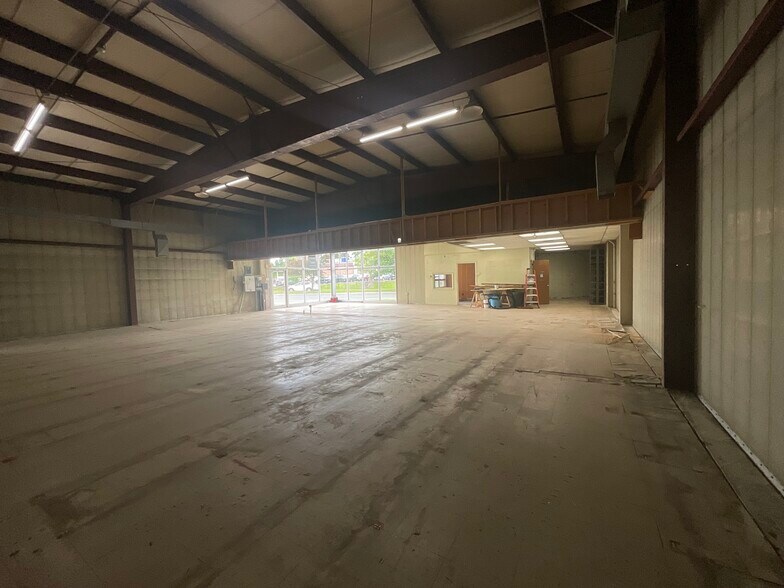 More Photos Of 113 West St, Pittsfield Storefront Retail Office For Lease