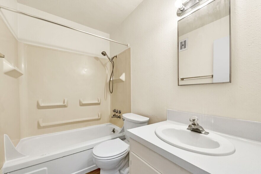 More Photos Of 7606-7720 E Burnside St, Portland Apartments For Sale