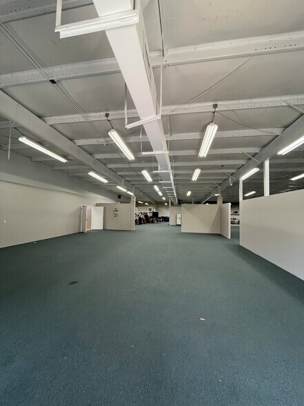 More Photos Of 3905 Radio Rd, Naples Warehouse For Sale