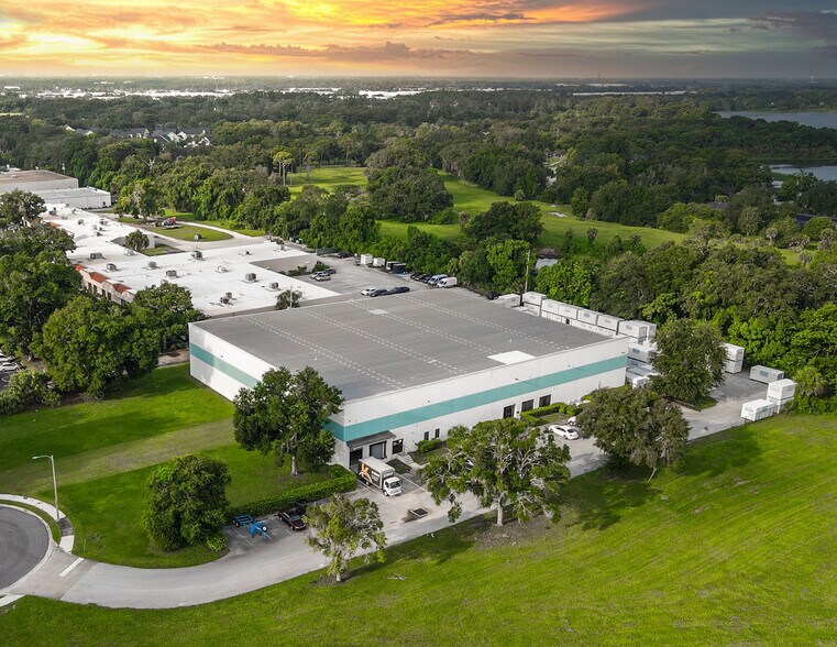 More Photos Of 3600 Parkway Center Ct, Orlando Warehouse For Sale