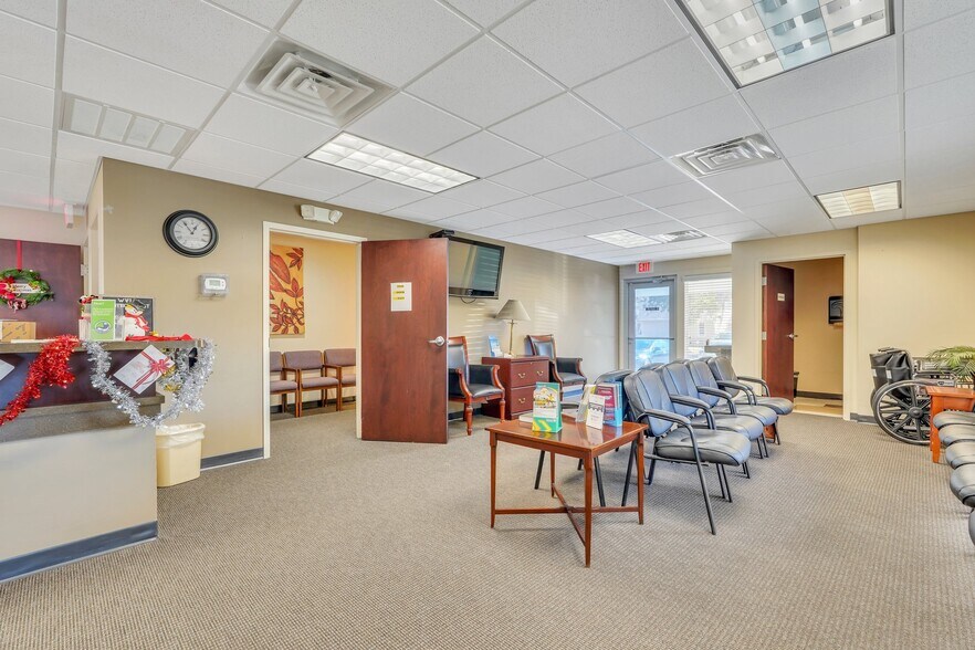 More Photos Of 11706 Mercy Blvd, Savannah Medical For Lease