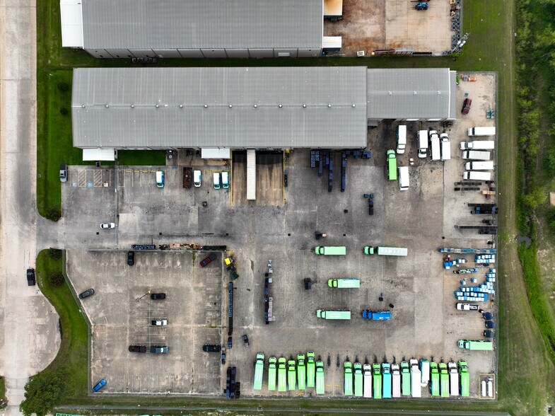 More Photos Of 6610 Willowbrook Park Dr, Houston Warehouse For Lease