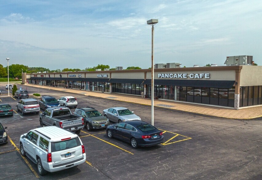 More Photos Of 1292 S Rickert Dr, Naperville Storefront For Sale