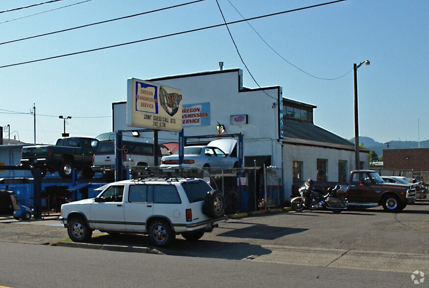 More Photos Of 2030 W 7th Pl, Eugene Auto Repair For Sale
