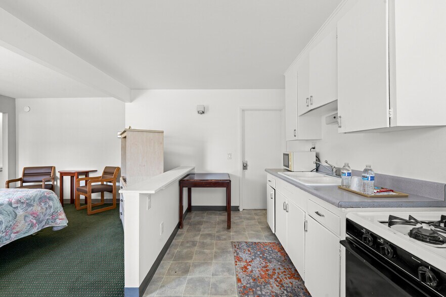 More Photos Of 1736 Santa Rosa Ave, Santa Rosa Hotel For Sale