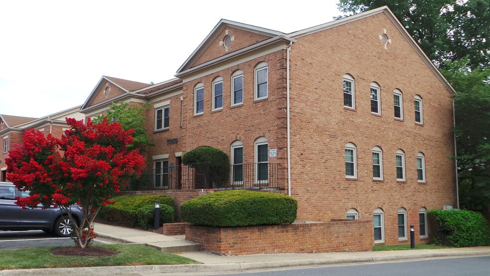 More Photos Of 7369 McWhorter Pl, Annandale Office For Sale