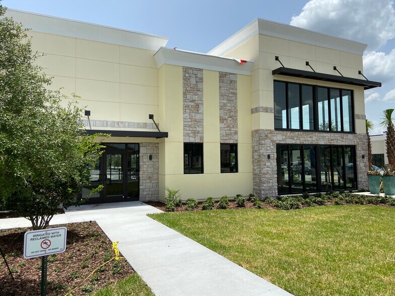 More Photos Of 10105 Clear Vista St, Orlando Medical For Lease