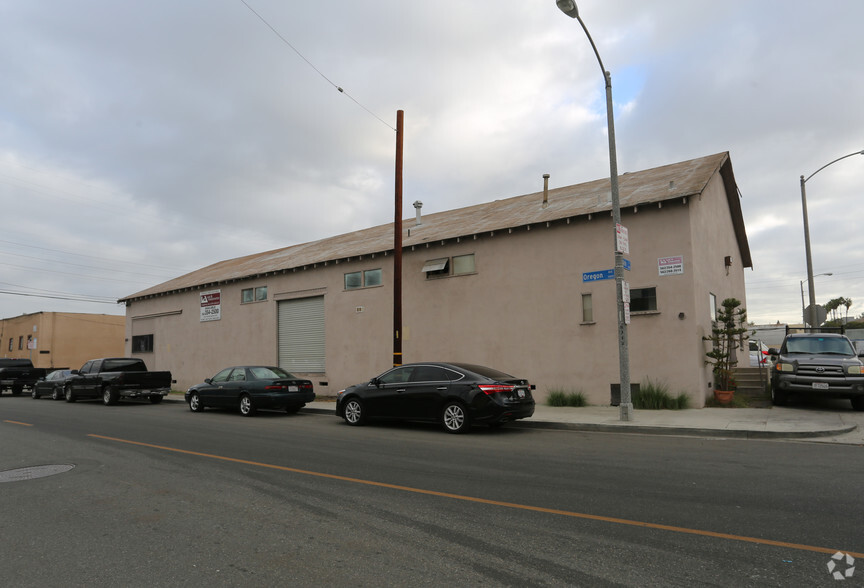 Primary Photo Of 665 W 14th St, Long Beach Showroom For Lease