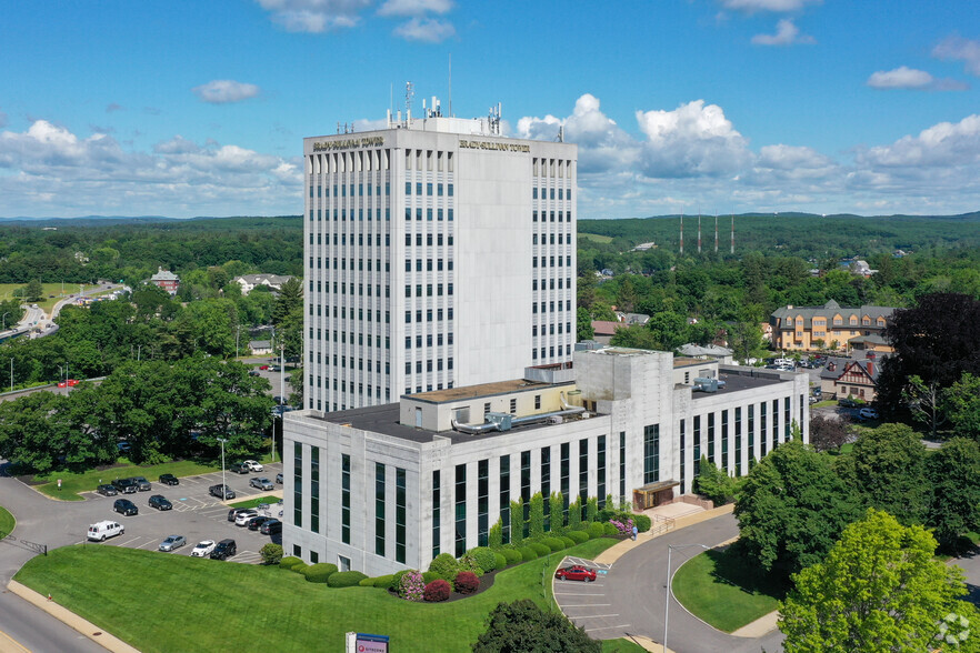 Primary Photo Of 1750 Elm St, Manchester Medical For Lease