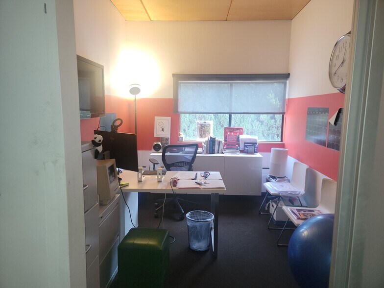More Photos Of 2894 Rowena Ave, Los Angeles Loft Creative Space For Lease