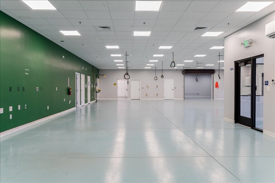 More Photos Of 1030 Huston St, Grover Beach Flex For Lease