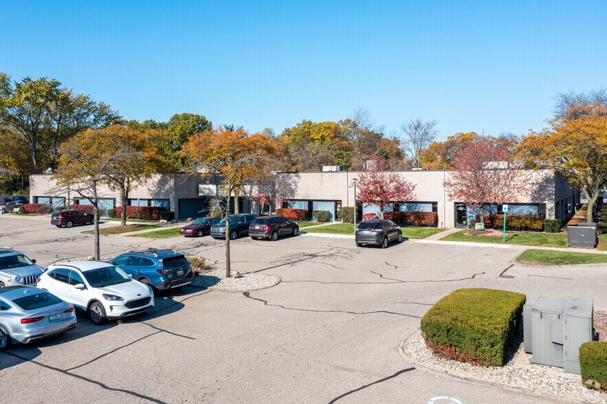 More Photos Of 14115 Farmington Rd, Livonia Unknown For Lease