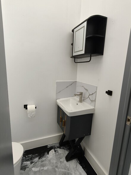 More Photos Of 1800-1812 SW 7th Ave, Pompano Beach Warehouse For Sale